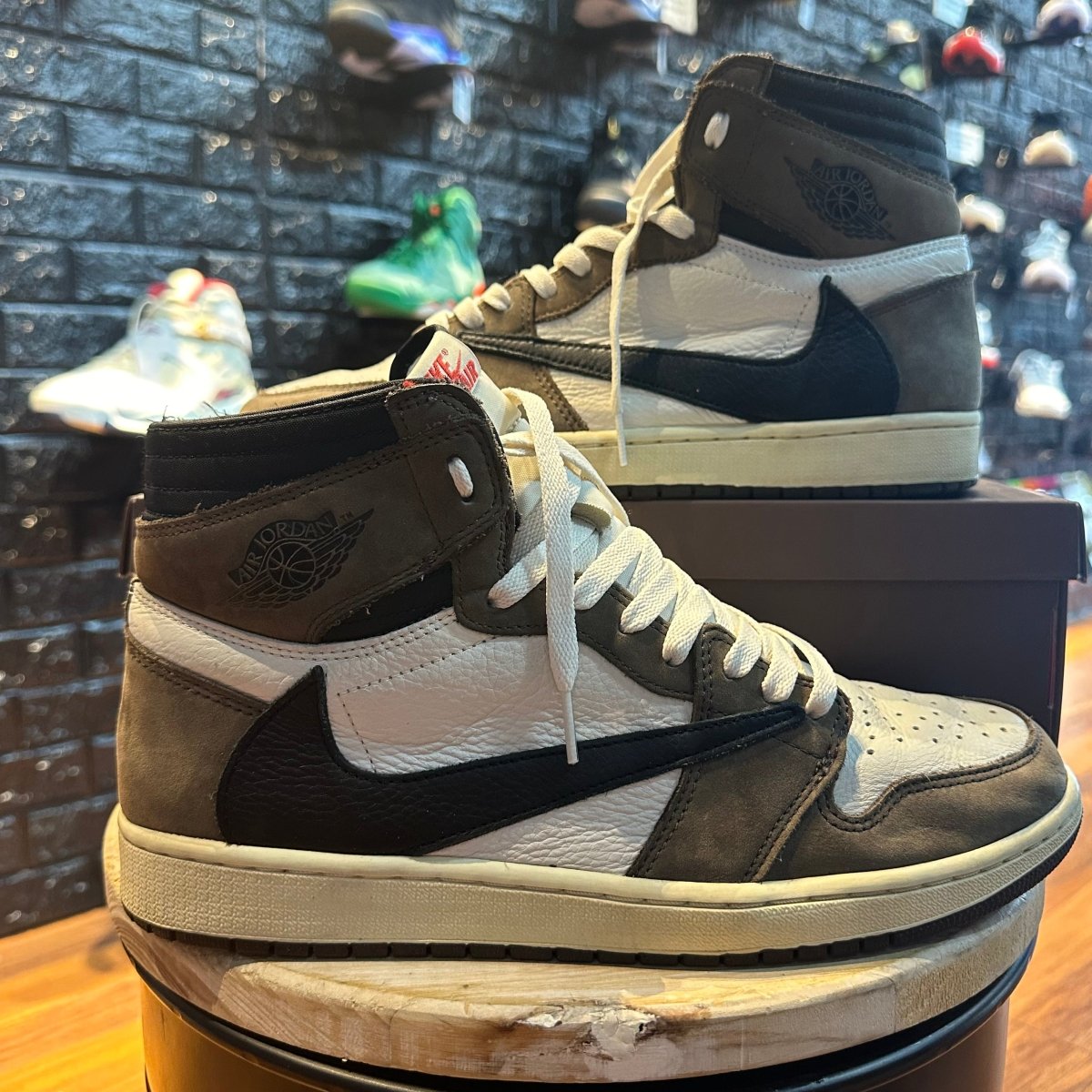 Nike air jordan 1 retro high travis scott best sale