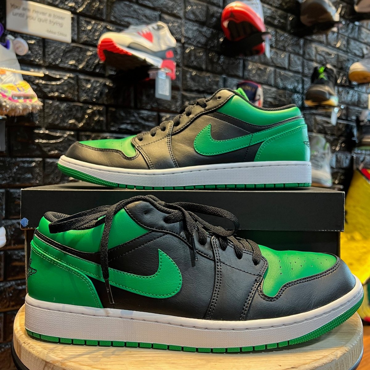 Jordan - Air Jordan 1 Low 'Black Lucky Green' - Gently