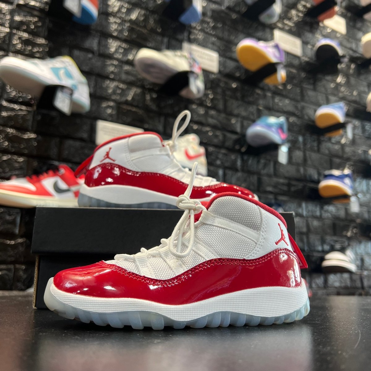 Air jordan 11 retro on sale mid