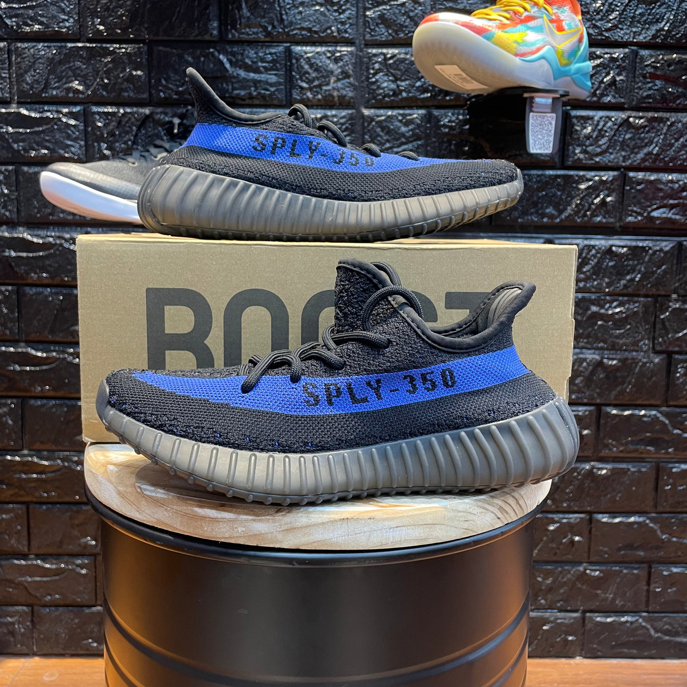 Yeezy Boost 350 V2 Dazzling Blue - Gently Enjoyed (Used) Men 4.5