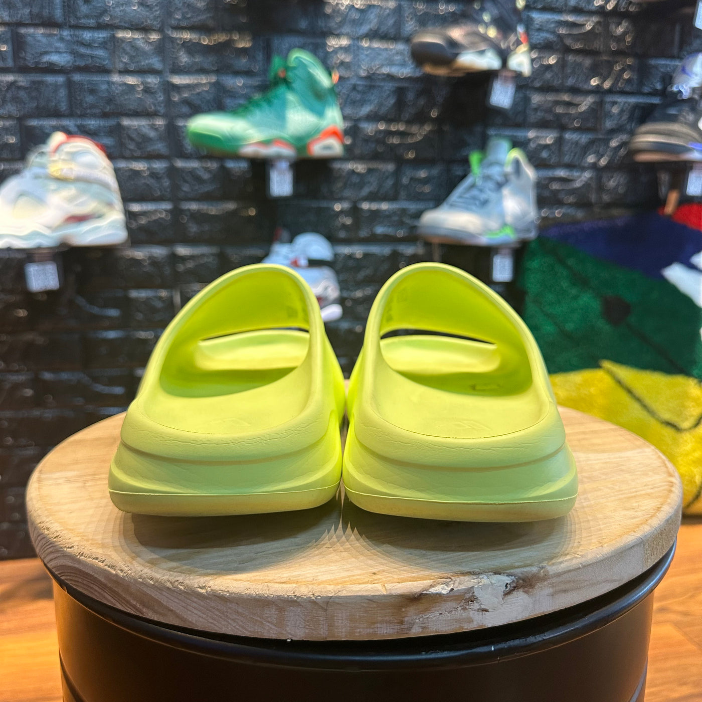 Yeezy Slide Glow Green - Gently Enjoyed (Used) Men 13