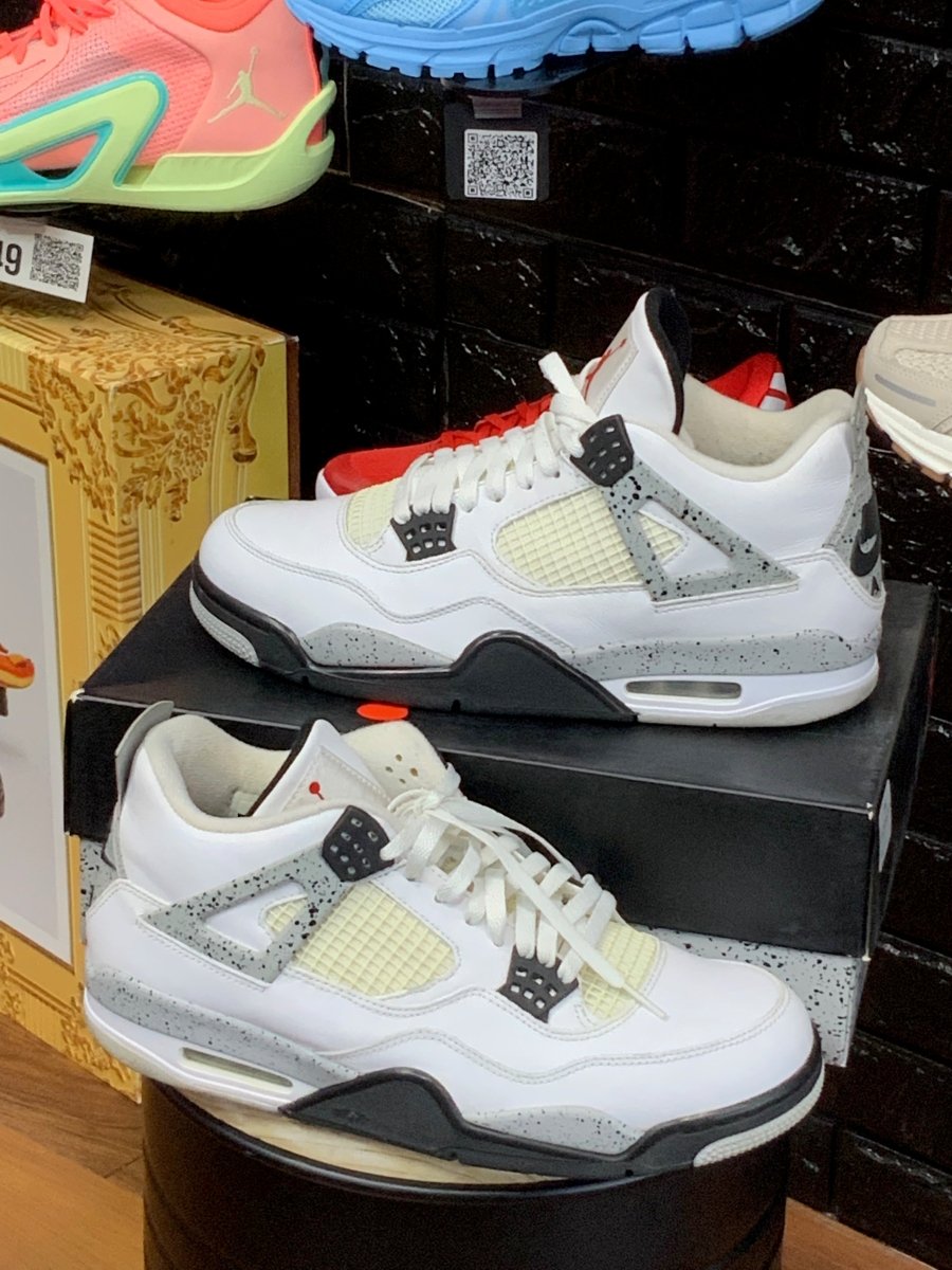 Air Jordan 4 Retro 'White Cement' 2012 - Gently Enjoyed (Used) Men 10 - Mid Sneaker - Jawns on Fire Sneakers & Shoes